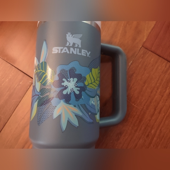 Limited Edition Stanley Mother's Day 30oz Quencher H2O Tumbler Blue with Flowers - Picture 2 of 8